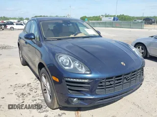 2015 Porsche Macan S with VIN WP1AB2A55FLB67075, listed as a IAAI auction lot 42068637 with 148,068 mi miles. Bid and sale history available at carsss.com. Image 20.