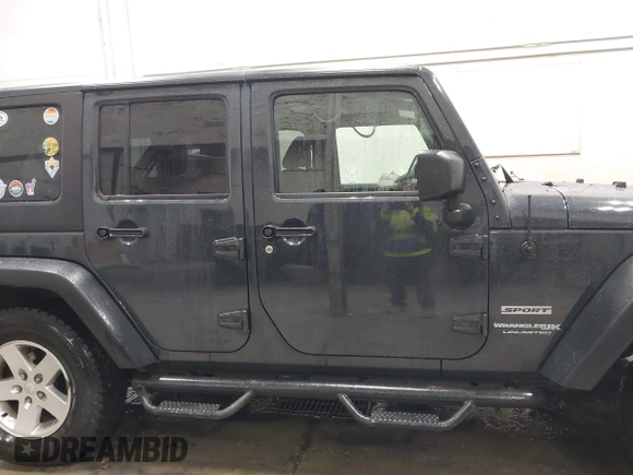 2018 Jeep Wrangler JK Unlimited Sport with VIN 1C4BJWDG9JL890272, listed as a IAAI auction lot 41551844 with 77,655 mi miles. Bid and sale history available at carsss.com. Image 14.