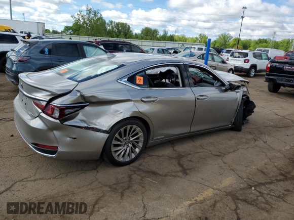 2019 Lexus ES 300h с VIN 58AB21B18KU001332, выставлен на аукционе Copart как лот 57585195 с пробегом Не указан миль и Чистый • Clean title. История ставок и продаж доступна на DreamBid. Изображение 3.