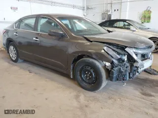 2013 Nissan Altima 2.5 SL with VIN 1N4AL3AP8DC922082, listed as a IAAI auction lot 42051434 with 122,907 mi miles. Bid and sale history available at carsss.com. Image 1.