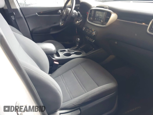 2017 Kia Sorento LX with VIN 5XYPGDA34HG283261, listed as a IAAI auction lot 42096509 with 126,123 mi miles and . Bid and sale history available at DreamBid. Image 5.