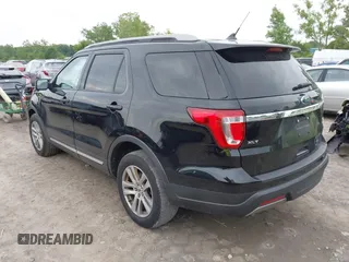 2019 Ford Explorer XLT с VIN 1FM5K8D88KGA86159, выставлен на аукционе IAAI как лот 42513369 с пробегом 52 614 миль миль и . История ставок и продаж доступна на DreamBid. Изображение 3.