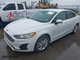 2019 Ford Fusion SE with VIN 3FA6P0HD5KR127641, listed as a IAAI auction lot 41880051 with 61,274 mi miles. Bid and sale history available at carsss.com. Image 2.