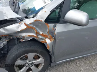 2018 Toyota Sienna LE Auto Access Seat with VIN 5TDKZ3DC5JS945951, listed as a IAAI auction lot 41689856 with 103,537 mi miles. Bid and sale history available at carsss.com. Image 20.