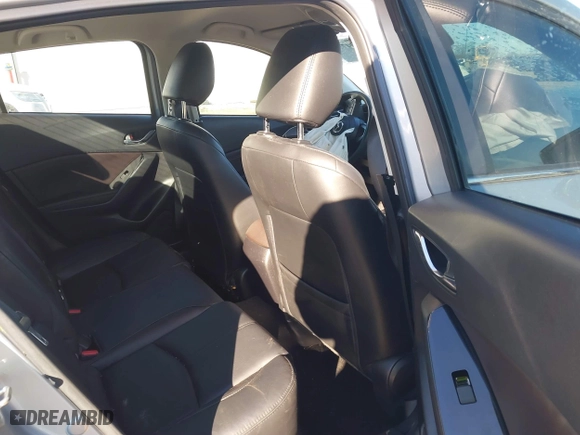 2018 Mazda Mazda3 4-Door Touring with VIN 3MZBN1V34JM179805, listed as a IAAI auction lot 41734757 with 59,468 mi miles. Bid and sale history available at carsss.com. Image 8.