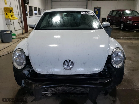 2018 Volkswagen Beetle S with VIN 3VWFD7AT7JM708032, listed as a Copart auction lot 44804844 with 30,755 mi miles. Bid and sale history available at carsss.com. Image 5.