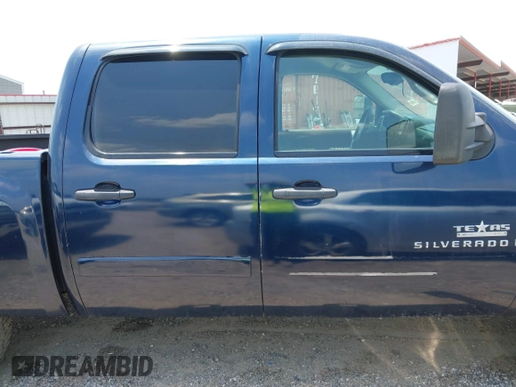 2007 Chevrolet Silverado 1500 1LT with VIN 2GCEC13J971511292, listed as a IAAI auction lot 42181818 with 239,647 mi miles and . Bid and sale history available at DreamBid. Image 13.