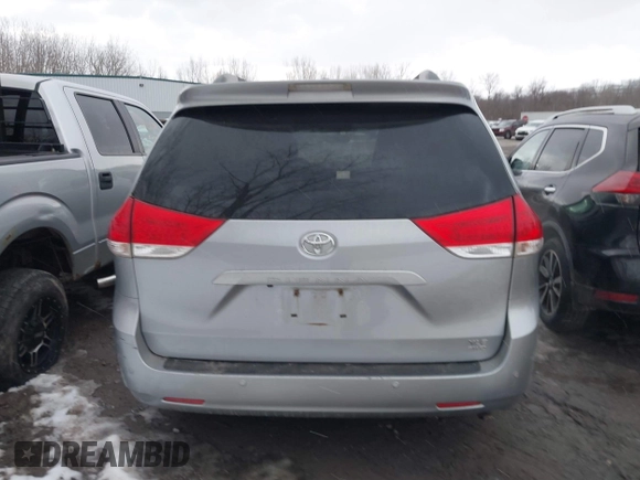 2012 Toyota Sienna XLE with VIN 5TDDK3DC9CS037616, listed as a IAAI auction lot 41435361 with 250,043 mi miles. Bid and sale history available at carsss.com. Image 16.