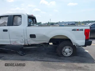 2017 Ford F-250 XLT с VIN 1FT7X2B62HEE58337, выставлен на аукционе IAAI как лот 42553732 с пробегом 136 291 миль миль и . История ставок и продаж доступна на DreamBid. Изображение 20.