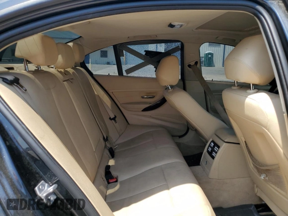 2014 BMW 3 Series 328i z VIN WBA3A5C5XEP601622, wystawiony jako Copart lot #62127465 z przebiegiem 144 432 mil mil oraz Czysty tytuł • Clean title. Historia ofert i sprzedaży dostępna na DreamBid. Obrazek 10.
