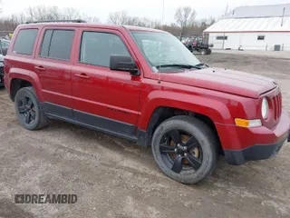 2015 Jeep Patriot Sport z VIN 1C4NJPBA8FD221087, wystawiony jako IAAI lot #41928663 z przebiegiem 217 388 mil mil oraz . Historia ofert i sprzedaży dostępna na DreamBid. Obrazek 1.