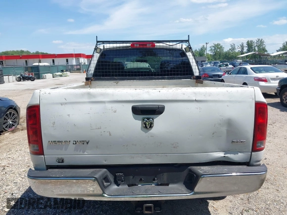 2005 Dodge 2500 ST z VIN 3D7KR28C85G790634, wystawiony jako IAAI lot #42311281 z przebiegiem 205 839 mil mil oraz . Historia ofert i sprzedaży dostępna na DreamBid. Obrazek 16.