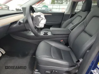 2024 Tesla Model Y Performance z VIN 7SAYGDEF6RA268195, wystawiony jako Copart lot #53211075 z przebiegiem Nie podano mil oraz Szkoda całkowita • Salvage title. Historia ofert i sprzedaży dostępna na DreamBid. Obrazek 7.