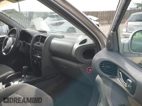 2004 Hyundai Santa Fe GLS with VIN KM8SC13D74U700404, listed as a IAAI auction lot 41735889 with 208,946 mi miles. Bid and sale history available at carsss.com. Image 5.