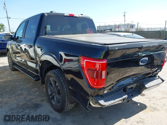 2023 Ford F-150 XL z VIN 1FTEW1C80PKD24124, wystawiony jako IAAI lot #42356966 z przebiegiem 52 104 mil mil oraz . Historia ofert i sprzedaży dostępna na DreamBid. Obrazek 3.