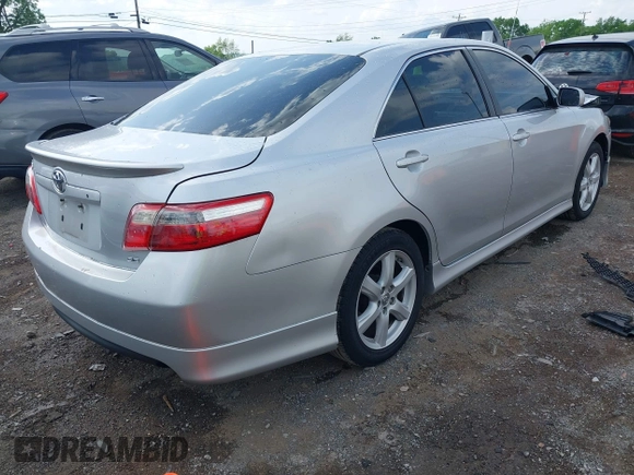 2008 Toyota Camry LE z VIN 4T1BE46K98U753908, wystawiony jako IAAI lot #42144867 z przebiegiem 158 520 mil mil oraz . Historia ofert i sprzedaży dostępna na DreamBid. Obrazek 4.