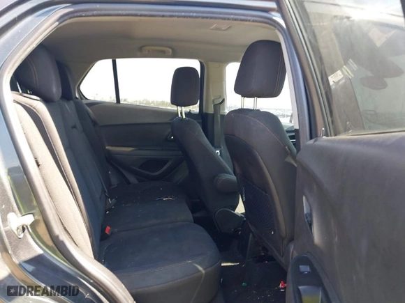 2020 Chevrolet Trax LS with VIN 3GNCJKSB4LL228232, listed as a IAAI auction lot 41670275 with 113,043 mi miles. Bid and sale history available at carsss.com. Image 8.