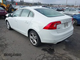 2015 Volvo S60 T5 Drive-E Premier with VIN YV126MFK4F2349564, listed as a IAAI auction lot 41711836 with 59,897 mi miles. Bid and sale history available at carsss.com. Image 3.