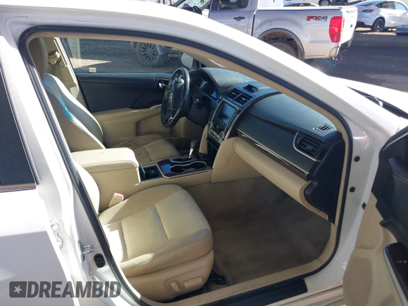 2014 Toyota Camry SE with VIN 4T1BK1FK2EU543220, listed as a IAAI auction lot 41416785 with 198,011 mi miles. Bid and sale history available at carsss.com. Image 5.