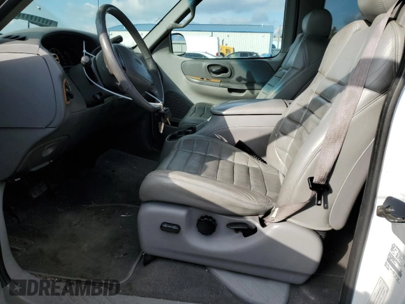 2002 Ford F-150 XL z VIN 2FTRX08L12CA26636, wystawiony jako Copart lot #89254825 z przebiegiem 133 637 mil mil oraz Szkoda całkowita • Salvage title. Historia ofert i sprzedaży dostępna na DreamBid. Obrazek 7.