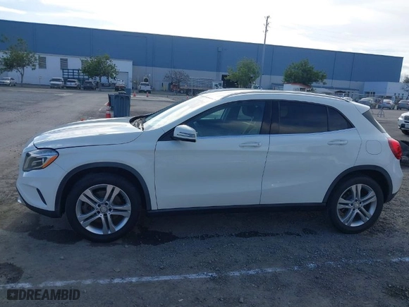 2015 Mercedes-Benz GLA-Class GLA 250 with VIN WDCTG4GB1FJ089324, listed as a IAAI auction lot 41657657 with NaN miles. Bid and sale history available at carsss.com. Image 14.