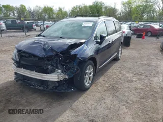 2018 Chrysler Pacifica Touring L Plus with VIN 2C4RC1EGXJR115464, listed as a IAAI auction lot 42013816 with 129,881 mi miles and . Bid and sale history available at DreamBid. Image 17.
