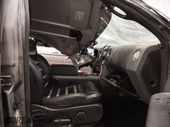 2004 Ford F-150 XLT with VIN 1FTPW14564KC84558, listed as a IAAI auction lot 41700160 with 1 mi miles. Bid and sale history available at carsss.com. Image 5.