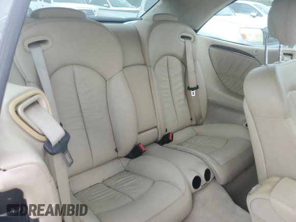 2009 Mercedes-Benz CLK-Class 3.5L with VIN WDBTK56F09T104336, listed as a Copart auction lot 72123484 with 113,718 mi miles and Clean Title. Bid and sale history available at carsss.com. Image 10.