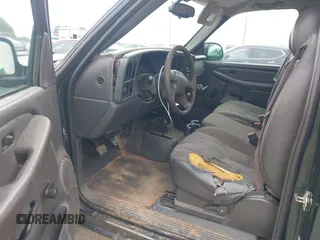2004 GMC Sierra 1500 Work Truck z VIN 1GTEK14X24Z336389, wystawiony jako IAAI lot #41364536 z przebiegiem 256 450 mil mil oraz . Historia ofert i sprzedaży dostępna na DreamBid. Obrazek 5.