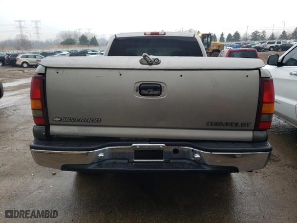 2000 Chevrolet Silverado 1500 LS with VIN 2GCEC19T1Y1204483, listed as a Copart auction lot 43361205 with 188,360 mi miles and Salvage Title. Bid and sale history available at carsss.com. Image 6.