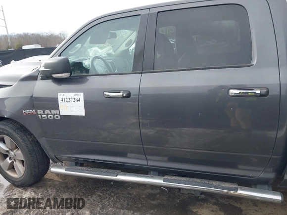 2016 Ram 1500 Lone Star z VIN 1C6RR7LT2GS139404, wystawiony jako IAAI lot #41227284 z przebiegiem 106 710 mil mil oraz . Historia ofert i sprzedaży dostępna na DreamBid. Obrazek 14.