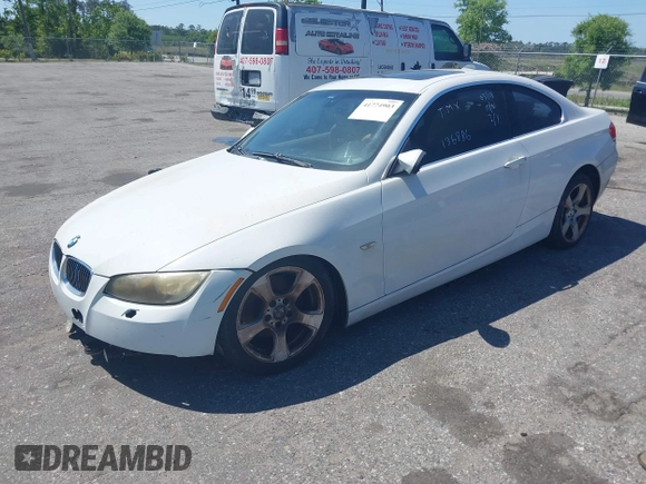 2009 BMW 3 Series 328i with VIN WBAWB33529P136886, listed as a IAAI auction lot 41774903 with 1 mi miles. Bid and sale history available at carsss.com. Image 2.