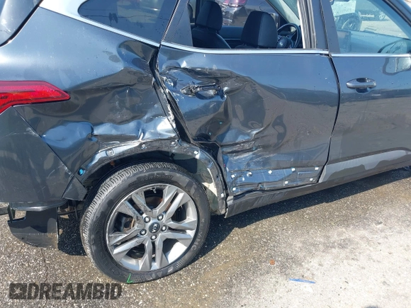 2021 Kia Seltos S z VIN KNDEUCAA2M7149395, wystawiony jako IAAI lot #42279753 z przebiegiem 27 074 mil mil oraz . Historia ofert i sprzedaży dostępna na DreamBid. Obrazek 19.
