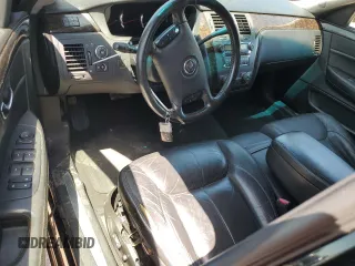 2008 Cadillac DTS Professional 1SH z VIN 1GEEH00Y98U500321, wystawiony jako Copart lot #52588845 z przebiegiem 170 325 mil mil oraz Tytuł czysty. Historia ofert i sprzedaży dostępna na DreamBid. Obrazek 8.