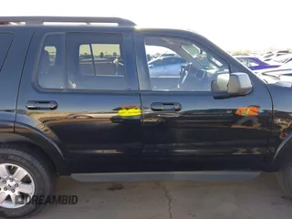2010 Ford Explorer XLT z VIN 1FMEU6DE6AUA59210, wystawiony jako IAAI lot #41999624 z przebiegiem 131 373 mil mil oraz . Historia ofert i sprzedaży dostępna na DreamBid. Obrazek 13.