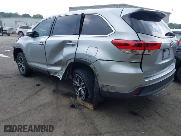2019 Toyota Highlander LE with VIN 5TDZZRFH6KS367645, listed as a IAAI auction lot 42613410 with 77,266 mi miles and . Bid and sale history available at DreamBid. Image 6.