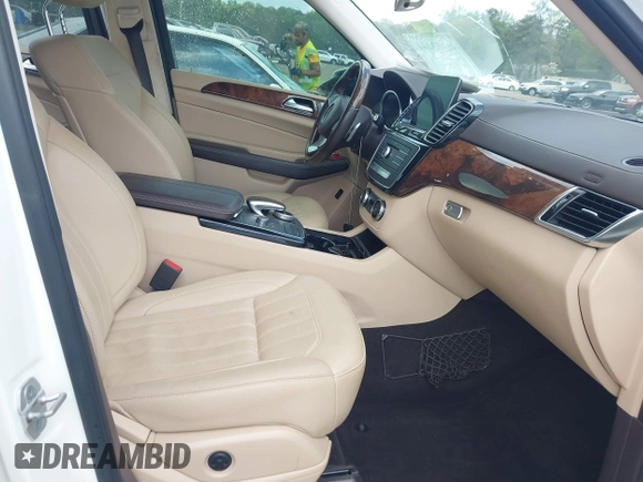 2017 Mercedes-Benz GLS 450 z VIN 4JGDF6EE8HA946436, wystawiony jako IAAI lot #41953284 z przebiegiem 82 528 mil mil oraz . Historia ofert i sprzedaży dostępna na DreamBid. Obrazek 5.