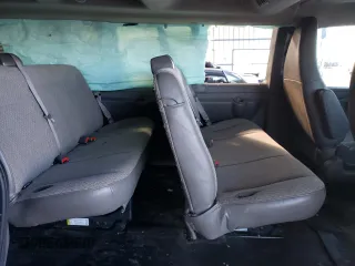 2022 Chevrolet Express Passenger LS z VIN 1GAZGNFP1N1278436, wystawiony jako Copart lot #42293525 z przebiegiem 32 806 mil mil oraz Szkoda całkowita • Salvage title. Historia ofert i sprzedaży dostępna na DreamBid. Obrazek 11.