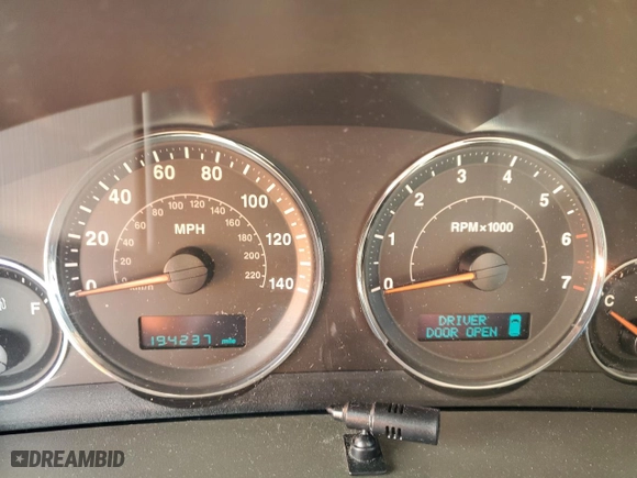 2006 Jeep Grand Cherokee Overland with VIN 1J8HR68236C360770, listed as a Copart auction lot 42360875 with 194,237 mi miles and Salvage Title. Bid and sale history available at carsss.com. Image 9.