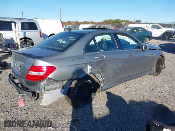 2013 Mercedes-Benz C-Class C 300 Sport with VIN WDDGF8AB3DR271993, listed as a IAAI auction lot 40632961 with 1 mi miles. Bid and sale history available at carsss.com. Image 4.
