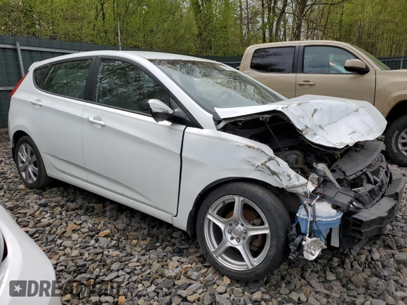 2013 Hyundai Accent SE with VIN KMHCU5AE7DU091402, listed as a Copart auction lot 50698845 with 125,262 mi miles and Salvage Title. Bid and sale history available at carsss.com. Image 4.