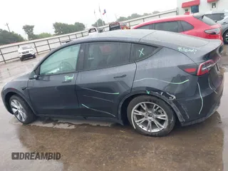 2024 Tesla Model Y Long Range z VIN 7SAYGDEE5RA260614, wystawiony jako IAAI lot #42191551 z przebiegiem 16 375 mil mil oraz . Historia ofert i sprzedaży dostępna na DreamBid. Obrazek 14.