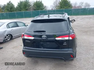 2024 Toyota Corolla Cross LE z VIN 7MUBAABG3RV103760, wystawiony jako IAAI lot #41870105 z przebiegiem 7 544 mil mil oraz . Historia ofert i sprzedaży dostępna na DreamBid. Obrazek 17.