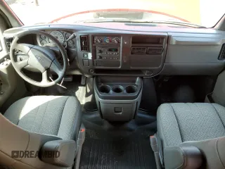 2003 Chevrolet Express Cargo z VIN 1GCFG15T431220187, wystawiony jako Copart lot #60332025 z przebiegiem 151 706 mil mil oraz Szkoda całkowita • Salvage title. Historia ofert i sprzedaży dostępna na DreamBid. Obrazek 8.