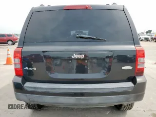 2011 Jeep Patriot Latitude z VIN 1J4NF1GB5BD101025, wystawiony jako Copart lot #57165965 z przebiegiem 100 980 mil mil oraz Czysty tytuł • Clean title. Historia ofert i sprzedaży dostępna na DreamBid. Obrazek 6.