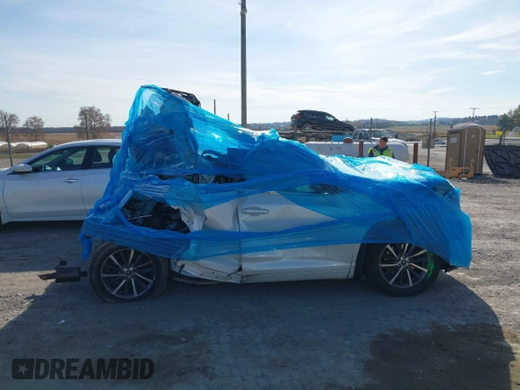 2018 Toyota Highlander SE with VIN 5TDJZRFH8JS892072, listed as a IAAI auction lot 40764404 with Not provided miles and . Bid and sale history available at DreamBid. Image 12.