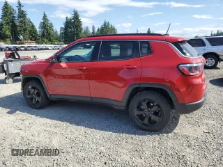 2020 Jeep Compass Latitude z VIN 3C4NJDBB0LT117108, wystawiony jako Copart lot #61243675 z przebiegiem 27 466 mil mil oraz Szkoda całkowita • Salvage title. Historia ofert i sprzedaży dostępna na DreamBid. Obrazek 2.