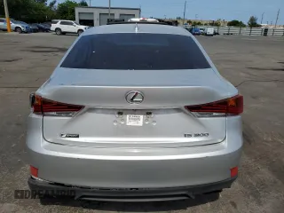 2018 Lexus IS 300 z VIN JTHBA1D23J5078038, wystawiony jako Copart lot #57786705 z przebiegiem 98 848 mil mil oraz Szkoda całkowita • Salvage title. Historia ofert i sprzedaży dostępna na DreamBid. Obrazek 6.
