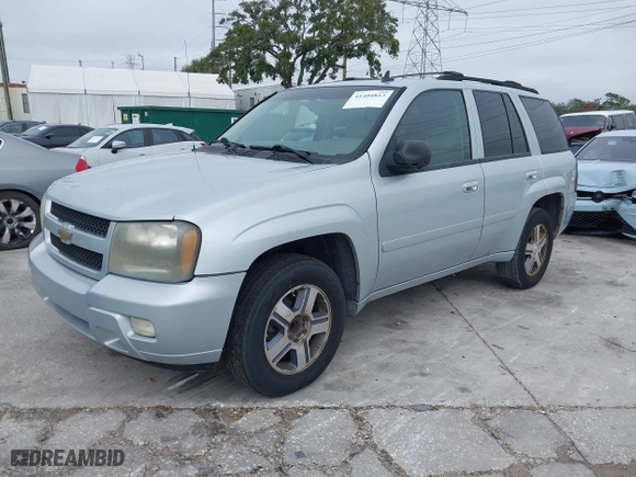2008 Chevrolet TrailBlazer LT w/1LT with VIN 1GNDS13S482249004, listed as a IAAI auction lot 41404813 with 129,985 mi miles. Bid and sale history available at carsss.com. Image 2.