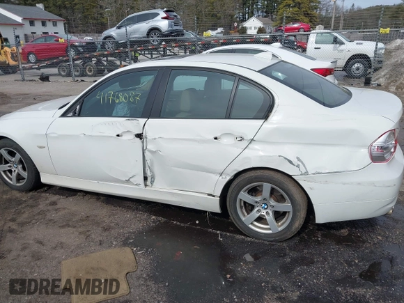 2006 BMW 3 Series 325xi with VIN WBAVD13556KV03735, listed as a IAAI auction lot 41768087 with 1 mi miles. Bid and sale history available at carsss.com. Image 14.